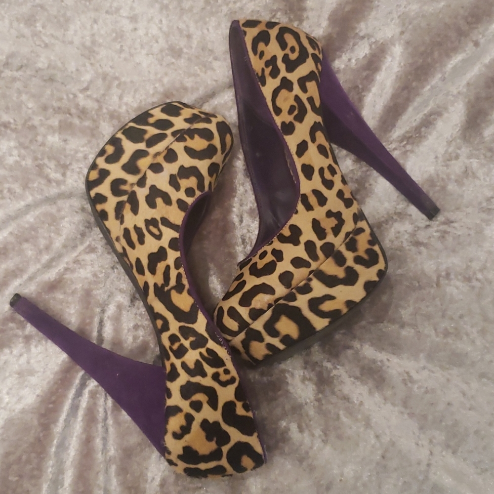 Shoes - Picture 2 of 4